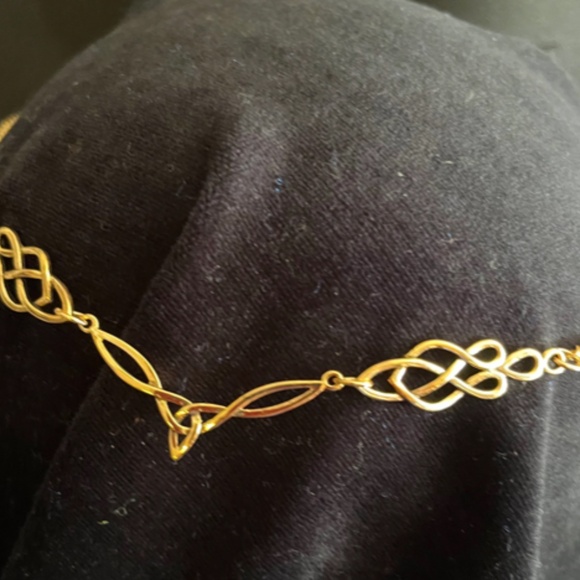 Celtic tiara in gold delicate design - Picture 6 of 12